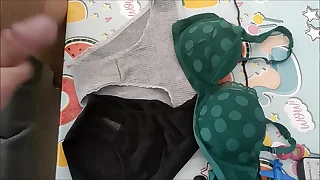 corrida en bragas de mi vecina 64